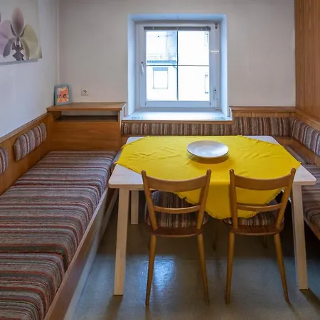 Old Town City Center Innsbruck Apartment شقة *