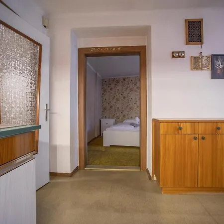 Old Town City Center Innsbruck Apartment شقة *